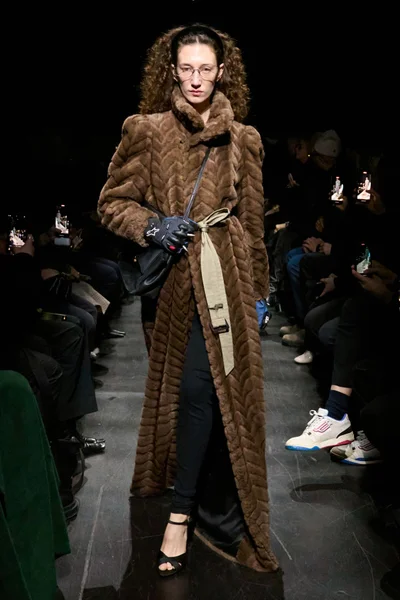 Look 28